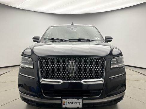 Used 2023 Lincoln Navigator Reserve AWD/4WD image 5