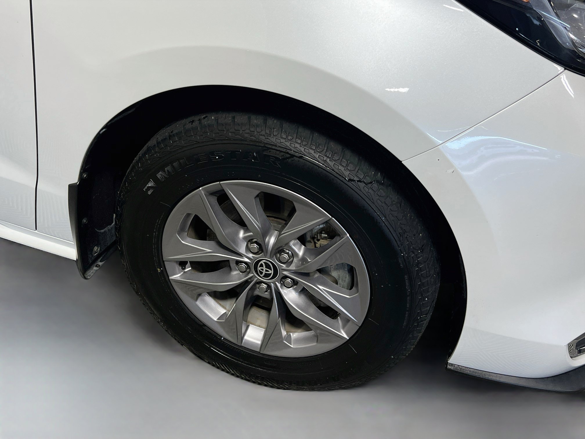Used 2022 Toyota Sienna XLE FWD image 14