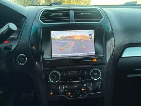 Used 2017 Ford Explorer XLT w/ Equipment Group 202A image 26