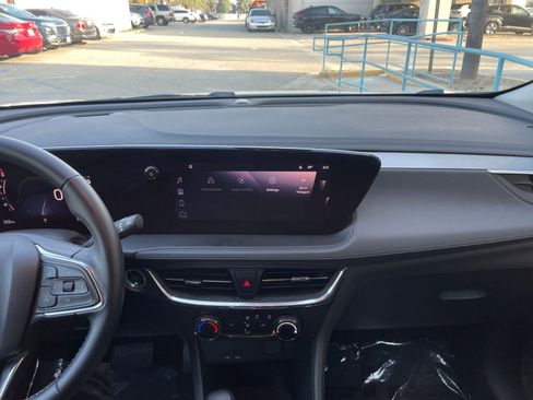 Used 2025 Buick Encore GX Preferred image 18