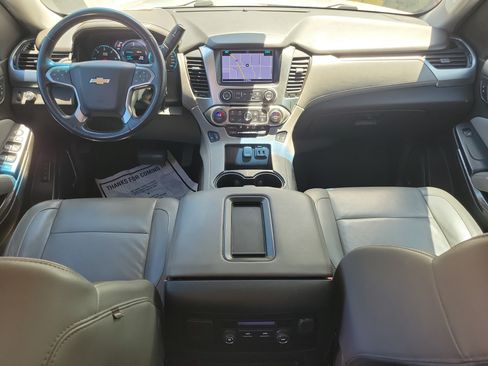 Used 2017 Chevrolet Suburban LT RWD image 10