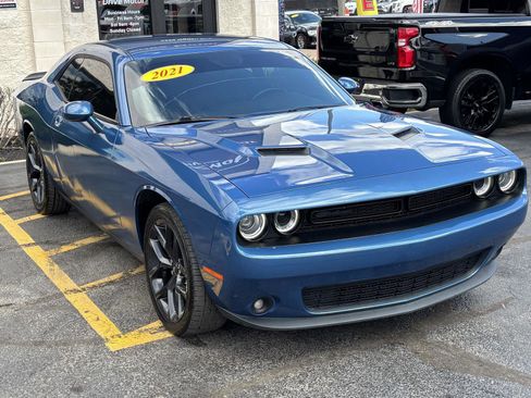 Used 2021 Dodge Challenger SXT w/ Blacktop Package image 8
