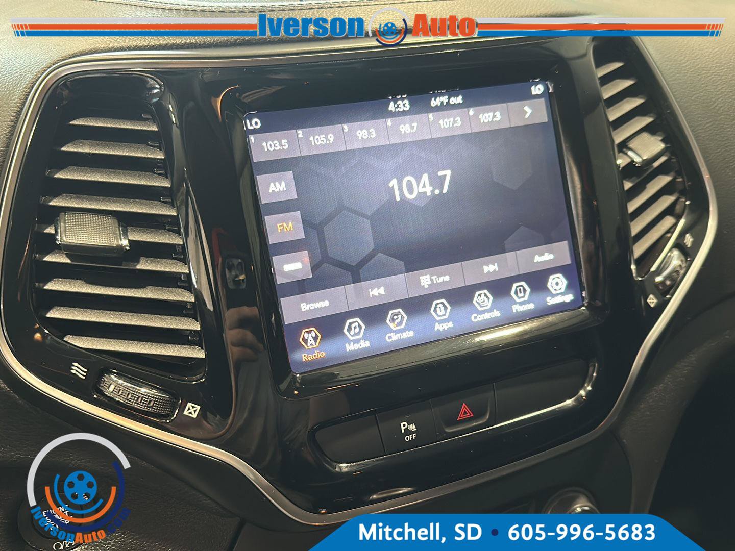 Used 2019 Jeep Cherokee Limited AWD/4WD image 19