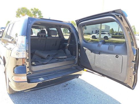 Used 2022 Lexus GX 460 Premium w/ Premium Package image 6