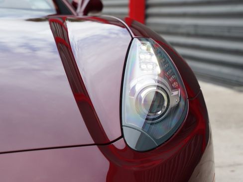 Used 2010 Ferrari California RWD image 3