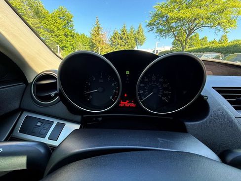 Used 2011 MAZDA MAZDA3 i Touring FWD image 26
