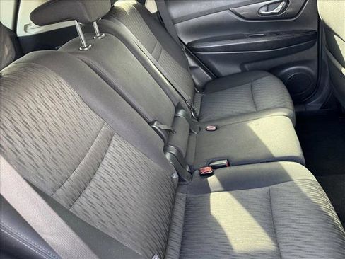 Used 2017 Nissan Rogue SV w/ SV Premium Package AWD/4WD image 18