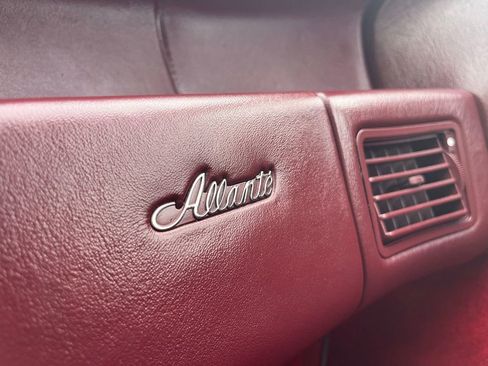 Used 1987 Cadillac Allante image 8
