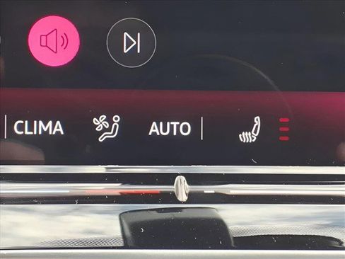 New 2026 Volkswagen Tiguan SE image 23