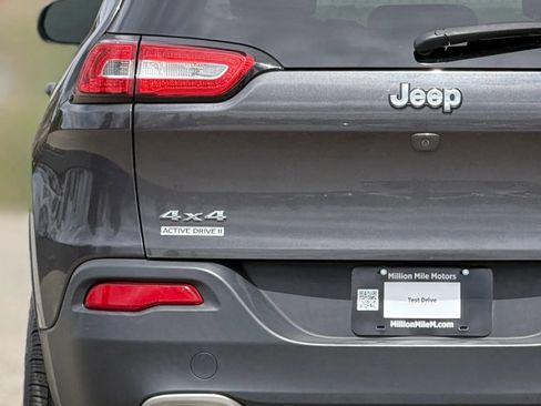 Used 2016 Jeep Cherokee Limited w/ Luxury Group image 13