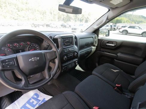 Used 2019 Chevrolet Silverado 1500 Custom Trail Boss w/ Custom Convenience Package image 4