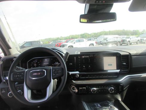 New 2026 GMC Sierra 2500 SLT AWD/4WD image 16