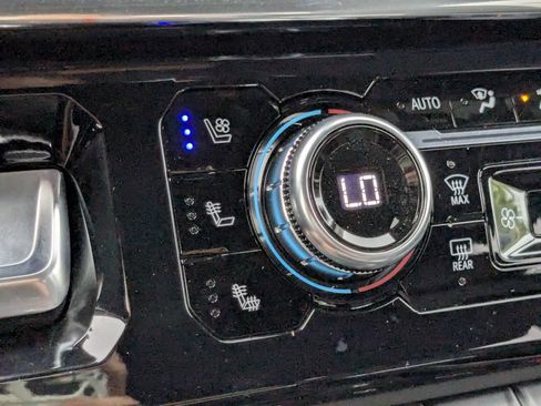 Used 2025 GMC Sierra 1500 Denali w/ Denali Reserve Package AWD/4WD image 32