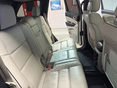 Used 2018 Jeep Grand Cherokee Summit AWD/4WD image 26