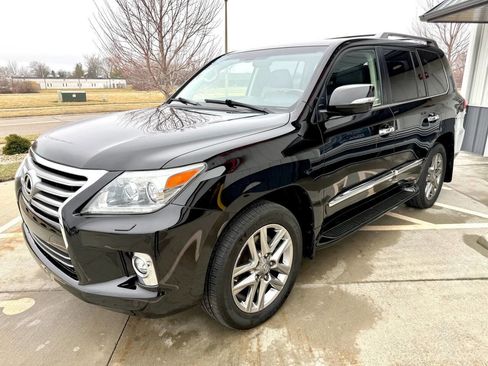 Used 2014 Lexus LX 570 4WD image 4