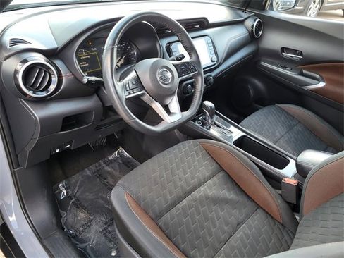 Used 2021 Nissan Kicks SR image 19