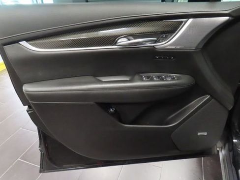 Certified 2022 Cadillac XT6 Sport w/ Technology Package image 10