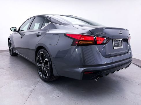 Used 2025 Nissan Altima 2.5 SR w/ SR Premium Package image 7