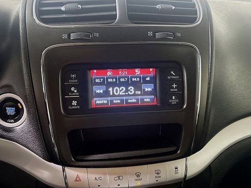 Used 2018 Dodge Journey SE image 14