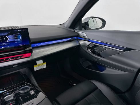 New 2027 BMW i5 xDrive40 w/ M Sport Package AWD/4WD image 23