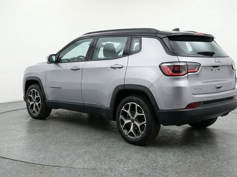 Used 2025 Jeep Compass Limited image 6