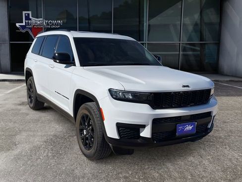 Used 2025 Jeep Grand Cherokee L Altitude image 1