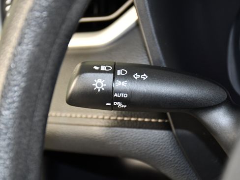Used 2025 Toyota RAV4 XLE AWD/4WD image 22