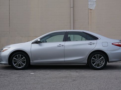 Used 2016 Toyota Camry SE image 8