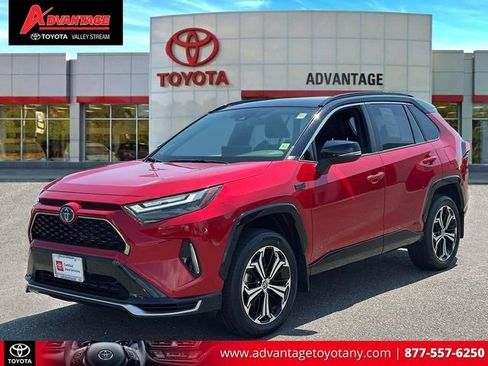 Used 2023 Toyota RAV4 XSE w/ Weather Package AWD/4WD image 4