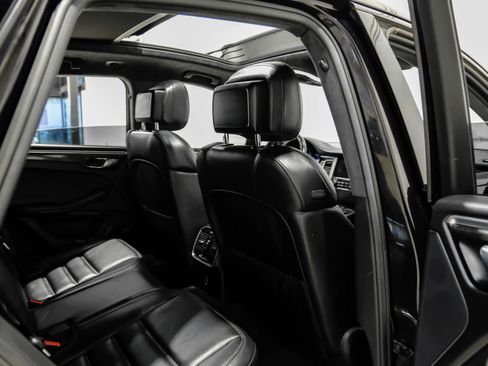 Used 2018 Porsche Macan Turbo w/ Premium Package Plus image 42