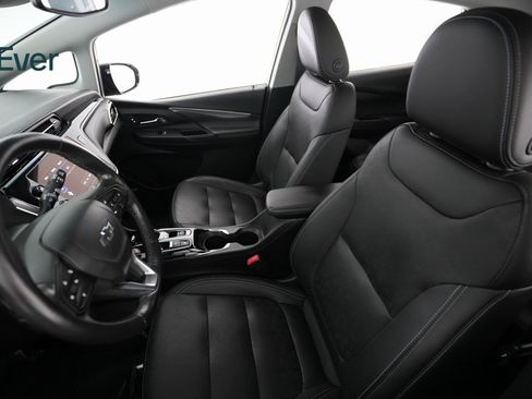 Used 2022 Chevrolet Bolt LT w/ Infotainment Package image 7