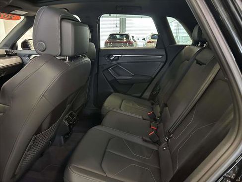 Certified 2025 Audi Q3 2.0T Premium w/ Convenience Package image 10