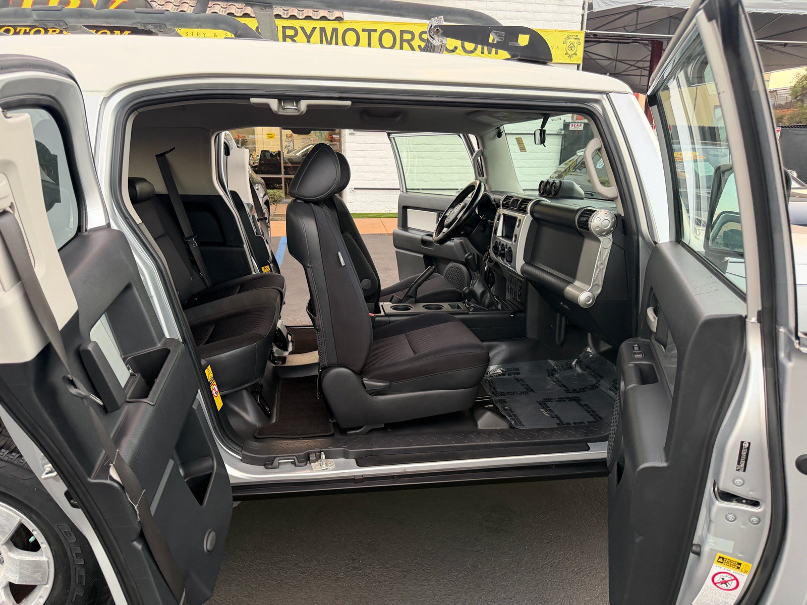 Used 2007 Toyota FJ Cruiser 4WD w/ Upgrade Pkg 1 image 11