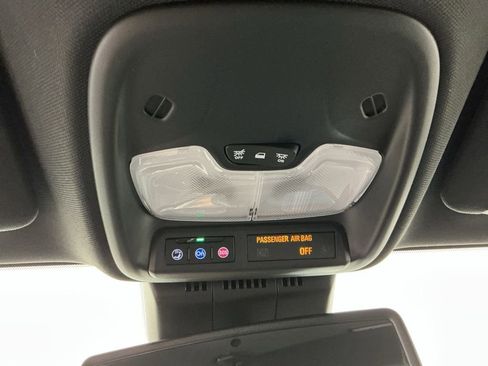 Used 2024 Chevrolet Colorado Z71 w/ Z71 Convenience Package 2 AWD/4WD image 19