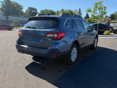 Used 2018 Subaru Outback 2.5i Premium AWD/4WD image 3