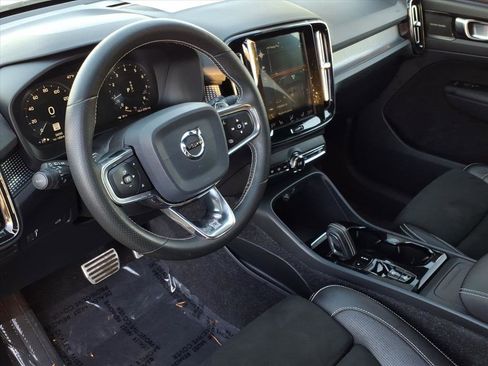 Used 2020 Volvo XC40 T5 R-Design w/ Protection Package image 19