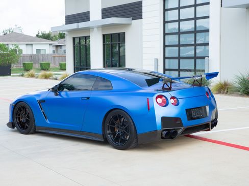 Used 2009 Nissan GT-R Premium AWD/4WD image 8