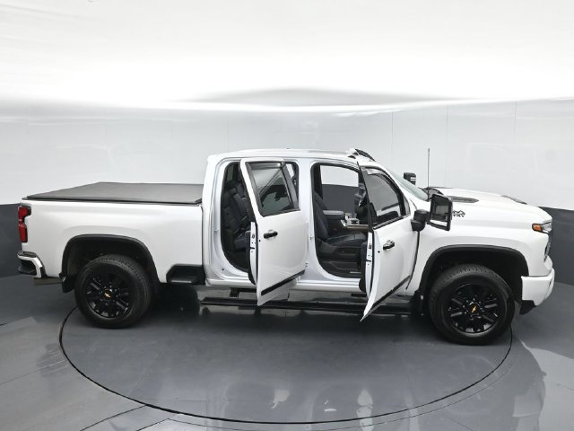 Used 2024 Chevrolet Silverado 3500 High Country w/ High Country Premium Package AWD/4WD image 61