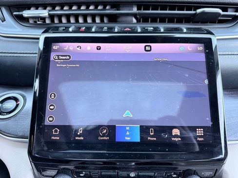 Used 2022 Jeep Grand Cherokee Limited image 18