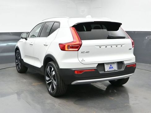 Used 2023 Volvo XC40 B5 Plus w/ Protection Package Premier AWD/4WD image 8