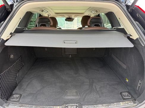 Used 2019 Volvo XC60 T5 Momentum w/ Premium Package FWD image 23