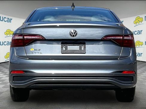 Used 2023 Volkswagen Jetta SE FWD image 5