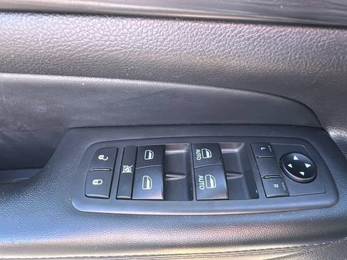 Used 2019 Jeep Grand Cherokee Altitude AWD/4WD image 12