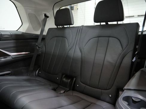 Used 2020 BMW X7 xDrive40i w/ Premium Package AWD/4WD image 27