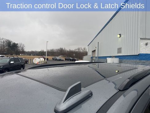 Used 2022 Cadillac Escalade Sport Platinum w/ LPO, ONYX Package image 9