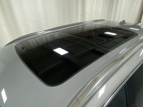 Certified 2025 Volvo XC90 B6 Plus image 6