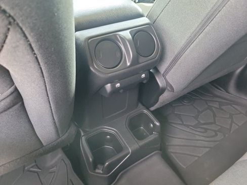 Used 2024 Jeep Gladiator Sport AWD/4WD image 14