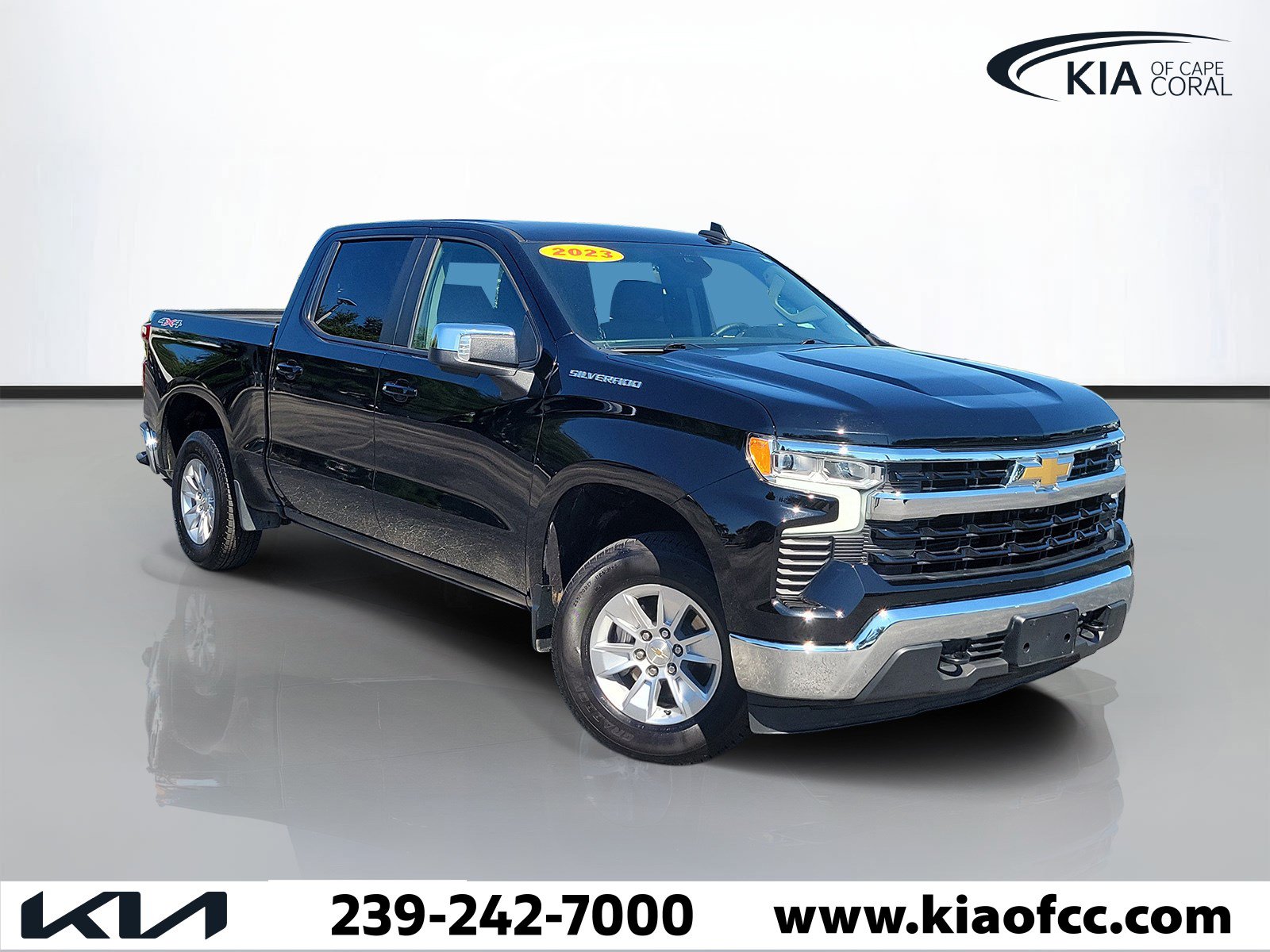 Used 2023 Chevrolet Silverado 1500 LT w/ Safety Package AWD/4WD image 1
