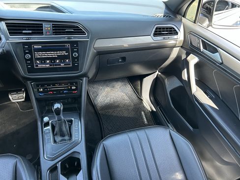 Used 2023 Volkswagen Tiguan SE R-Line FWD image 15