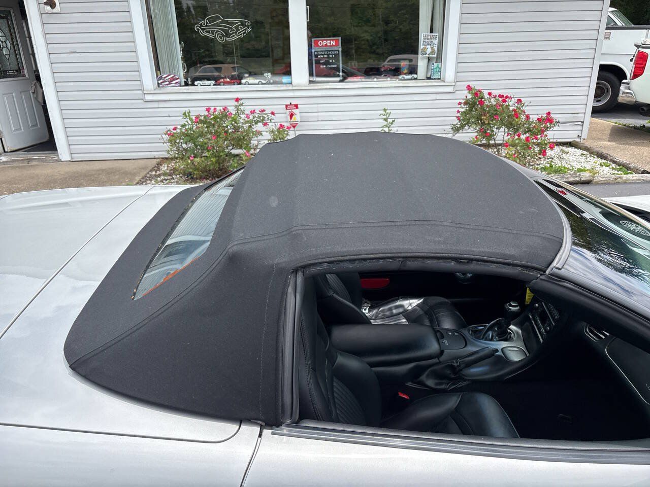 Used 2004 Chevrolet Corvette Convertible w/ Preferred Equipment Group RWD image 10